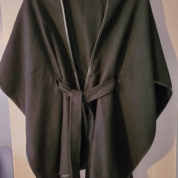 Ann Taylor Black Cape - Picture 2 of 5